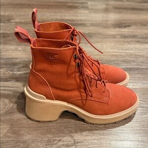 Sorel Hi-Line Lug Suede Lace Up Heeled Boots in Warp Red Size 7